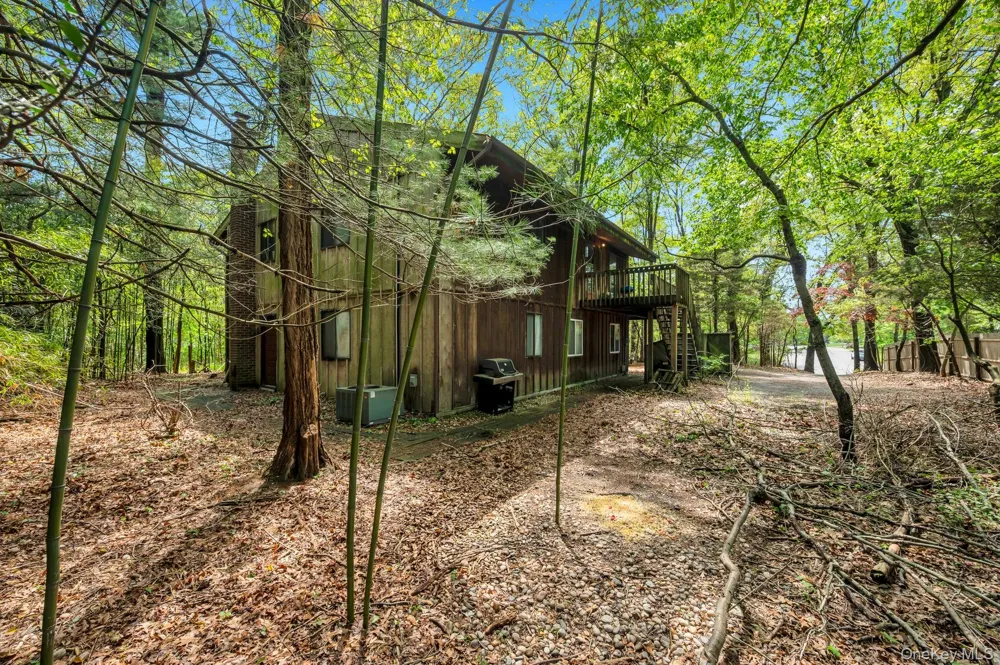 179 Gnarled Hollow Road East Setauket, NY 11733