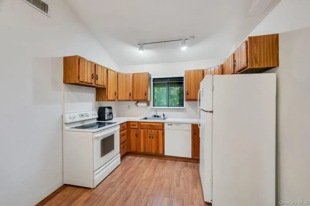 179 Gnarled Hollow Road East Setauket, NY 11733
