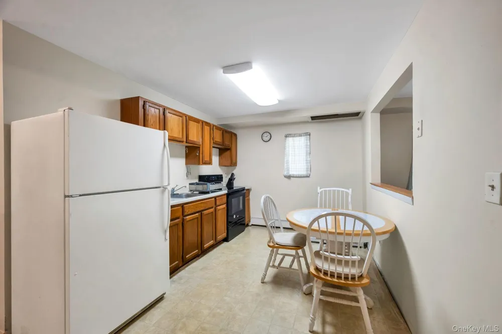 179 Gnarled Hollow Road East Setauket, NY 11733