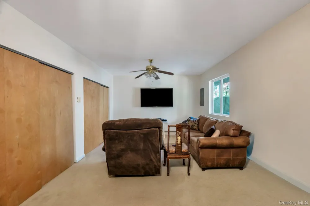 179 Gnarled Hollow Road East Setauket, NY 11733