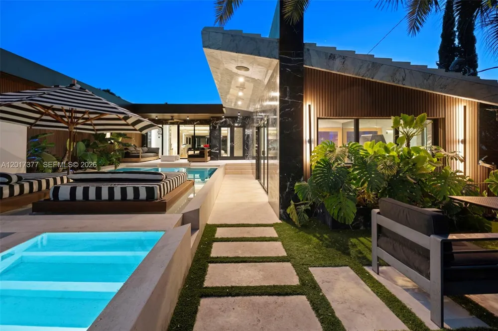 5750 La Gorce Dr Miami Beach, FL 33140
