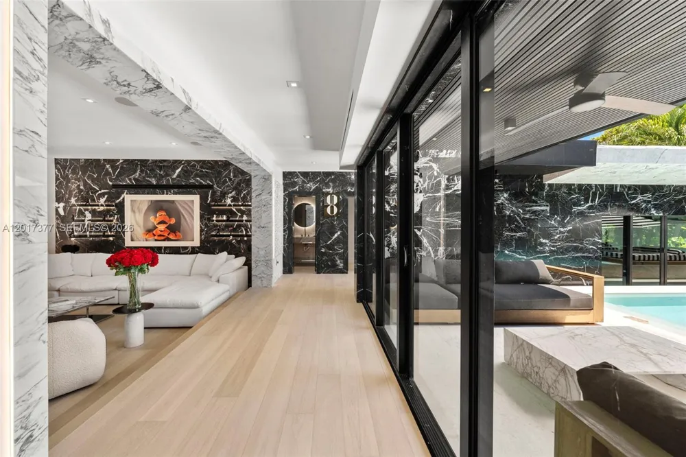 5750 La Gorce Dr Miami Beach, FL 33140