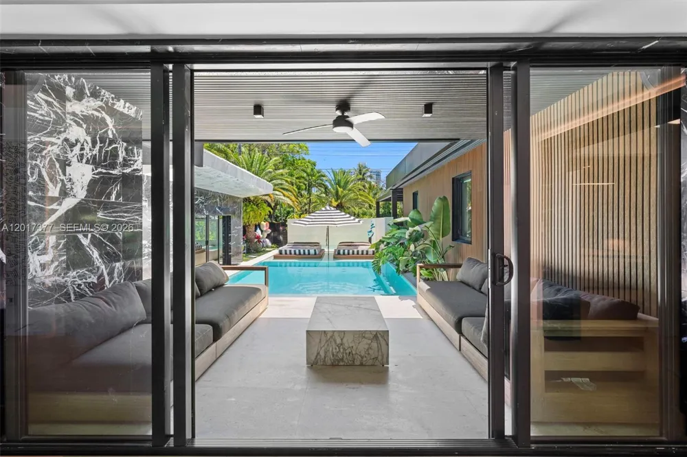 5750 La Gorce Dr Miami Beach, FL 33140