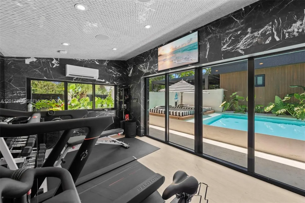 5750 La Gorce Dr Miami Beach, FL 33140