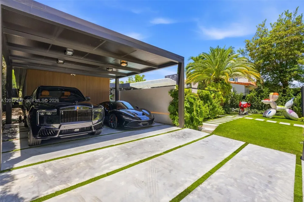 5750 La Gorce Dr Miami Beach, FL 33140