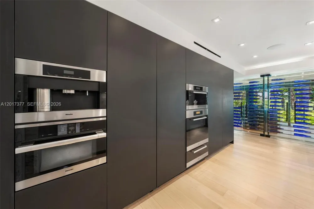 5750 La Gorce Dr Miami Beach, FL 33140