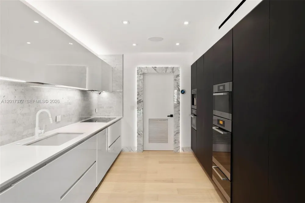 5750 La Gorce Dr Miami Beach, FL 33140
