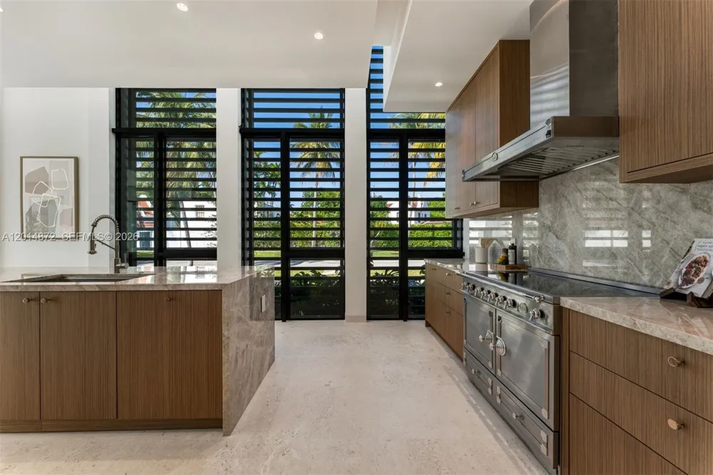 6716 San Vicente St Coral Gables, FL 33146