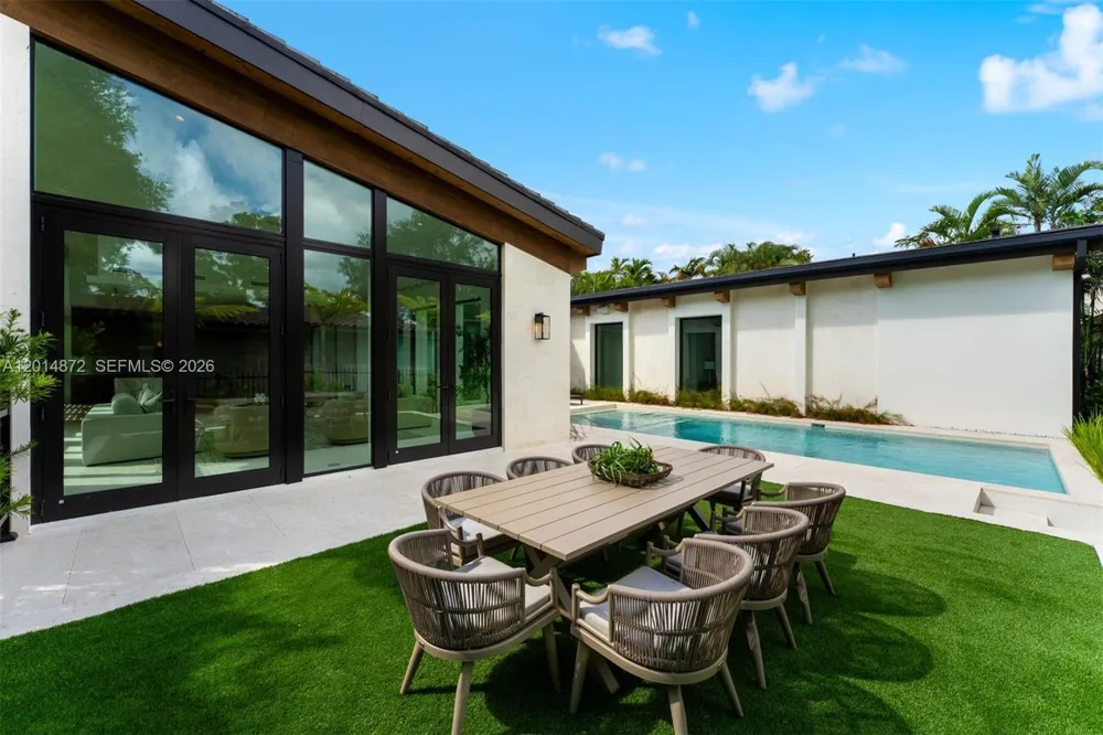 6716 San Vicente St Coral Gables, FL 33146