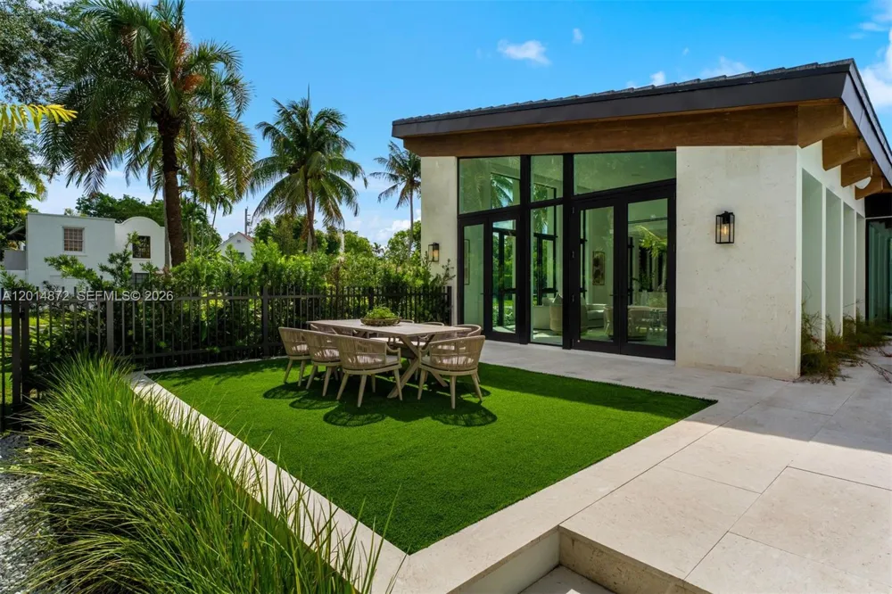 6716 San Vicente St Coral Gables, FL 33146