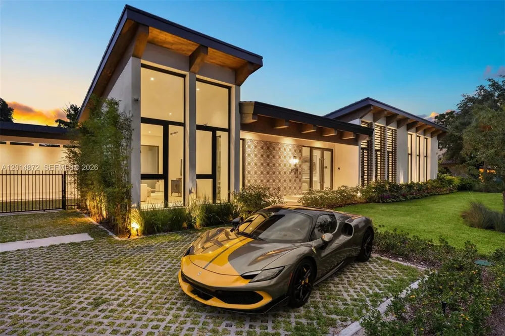 6716 San Vicente St Coral Gables, FL 33146