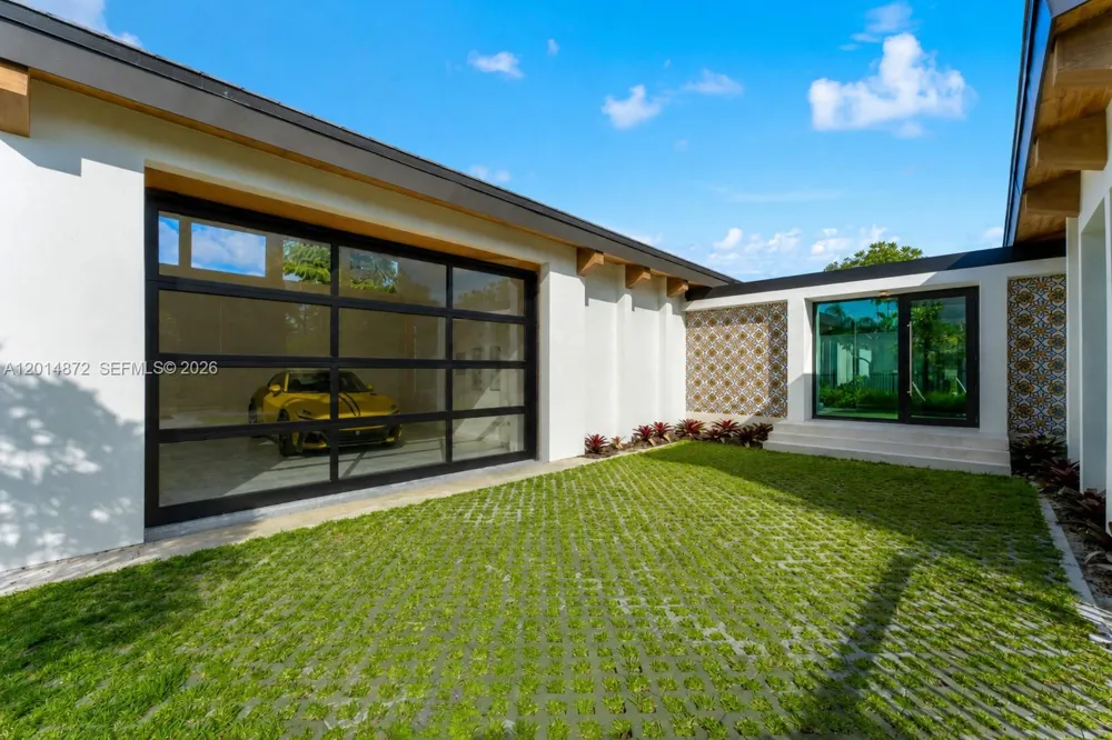 6716 San Vicente St Coral Gables, FL 33146