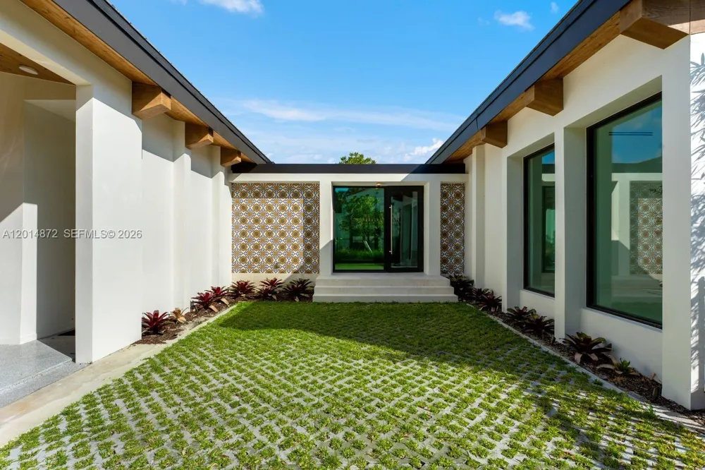 6716 San Vicente St Coral Gables, FL 33146