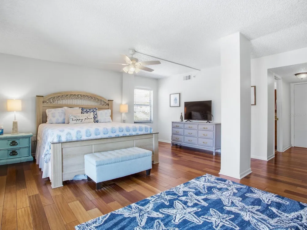 1005 GULF BOULEVARD #10 Indian Rocks Beach, FL 33785