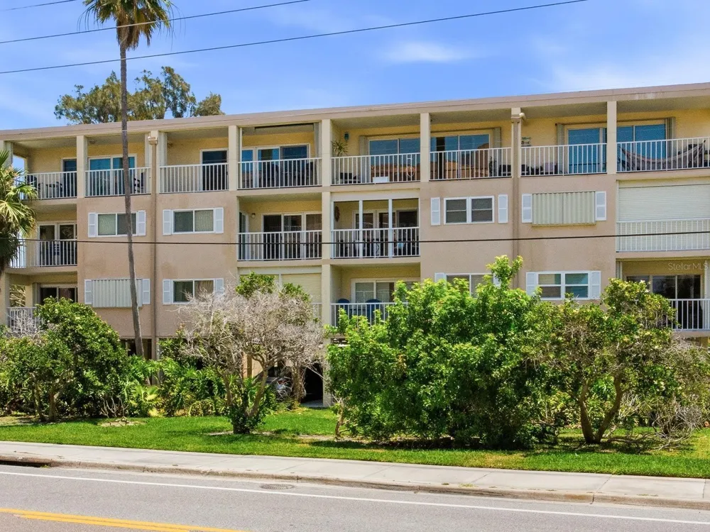 1005 GULF BOULEVARD #10 Indian Rocks Beach, FL 33785