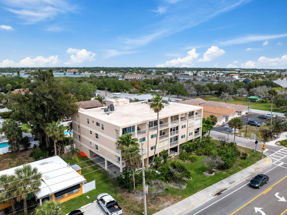 1005 GULF BOULEVARD #10 Indian Rocks Beach, FL 33785