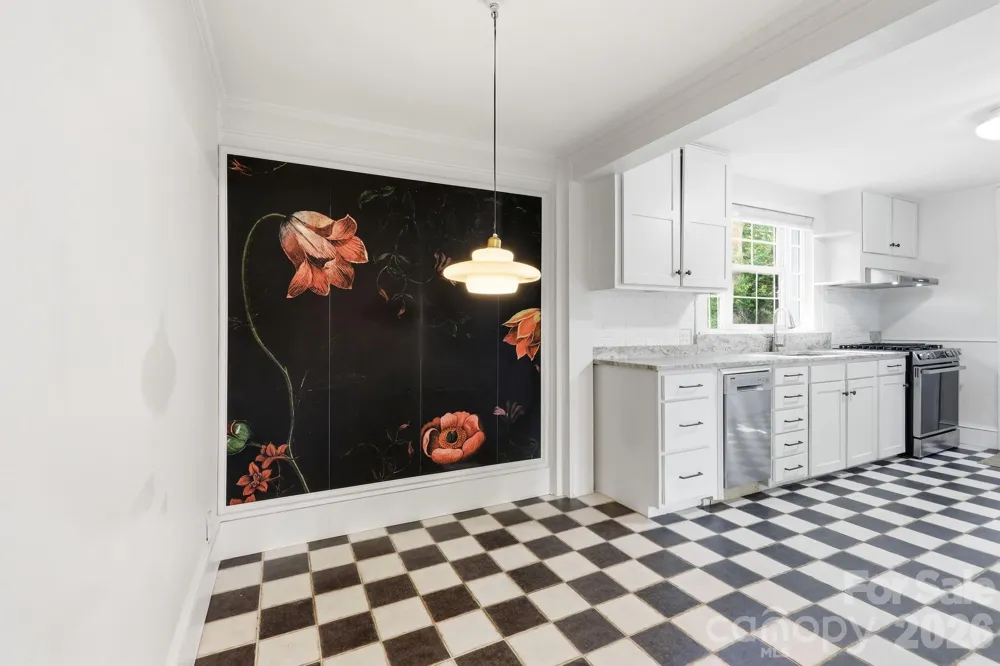 150 Pacolet Street Tryon, NC 28782