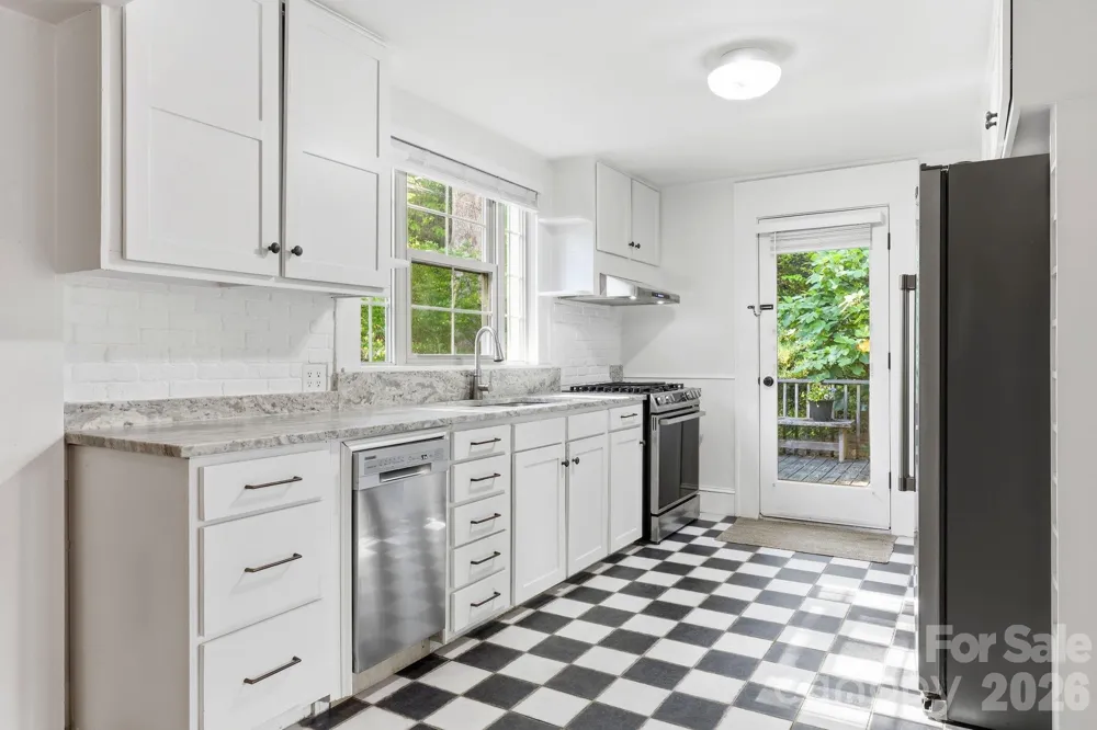 150 Pacolet Street Tryon, NC 28782