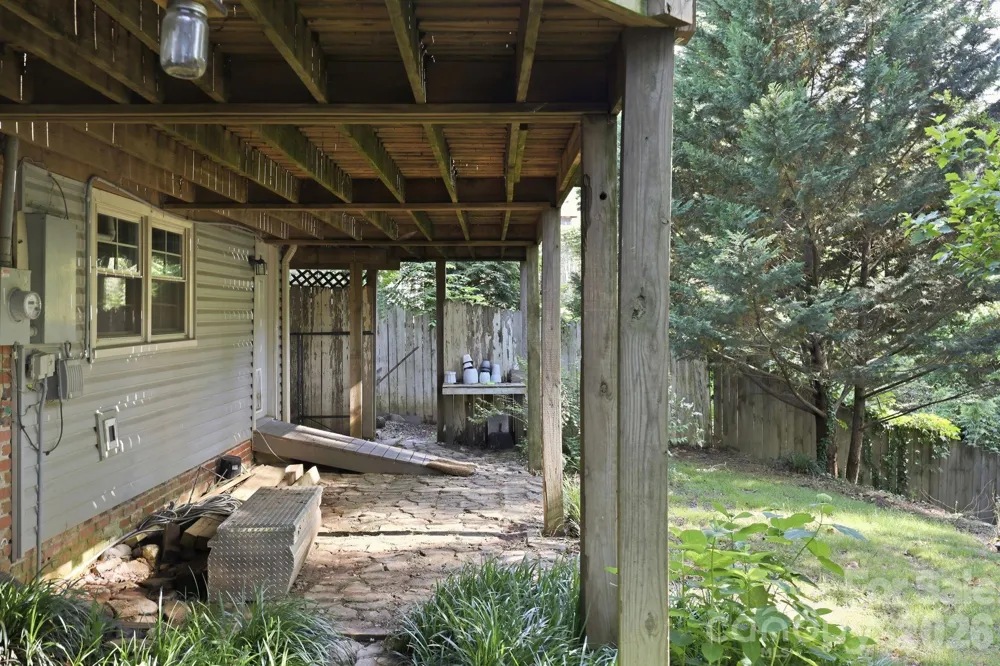 150 Pacolet Street Tryon, NC 28782