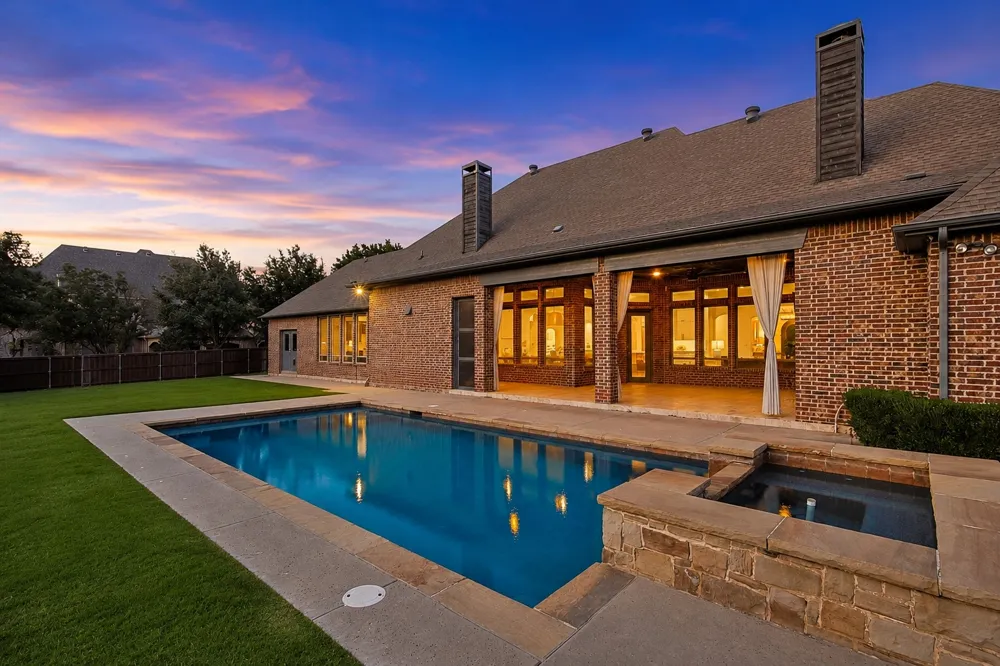 2042 Miracle Point(e) Drive Southlake, TX 76092