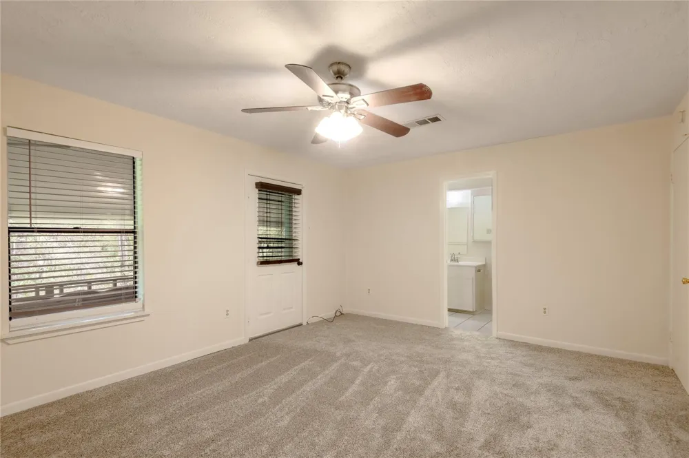 138 Summer Place #B Huntsville, TX 77340