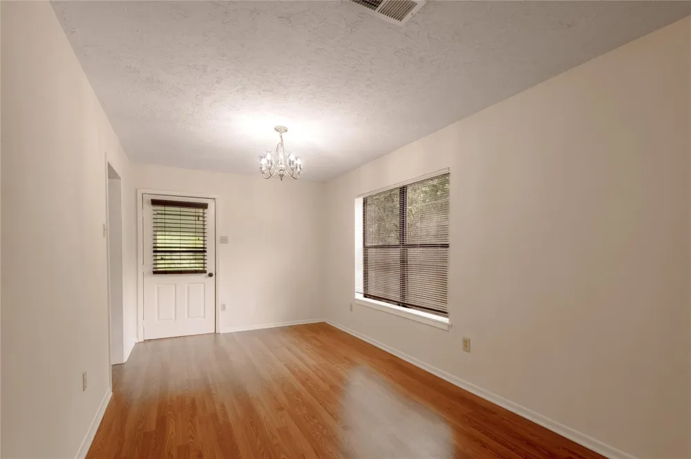 138 Summer Place #B Huntsville, TX 77340