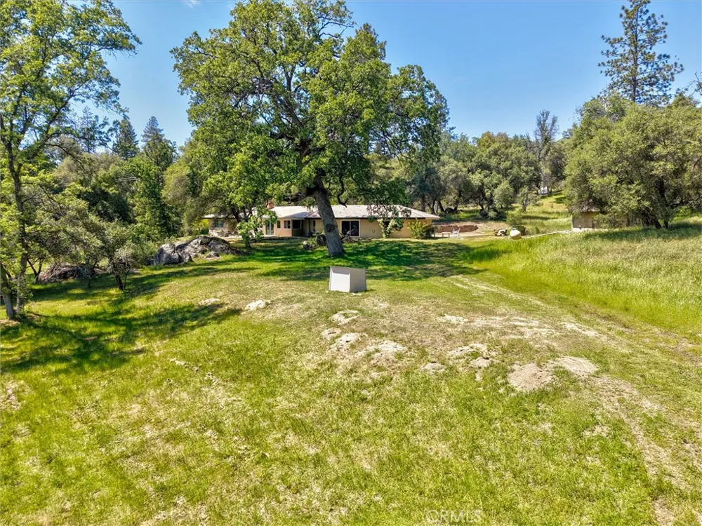 51300 Road 426 Oakhurst, CA 93644