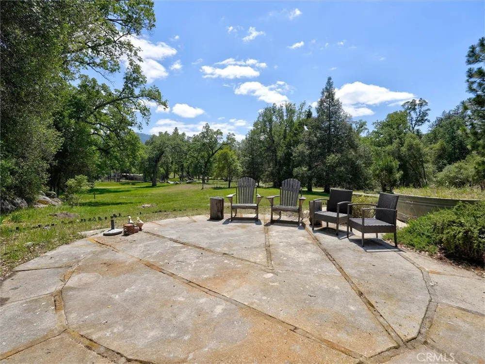 51300 Road 426 Oakhurst, CA 93644