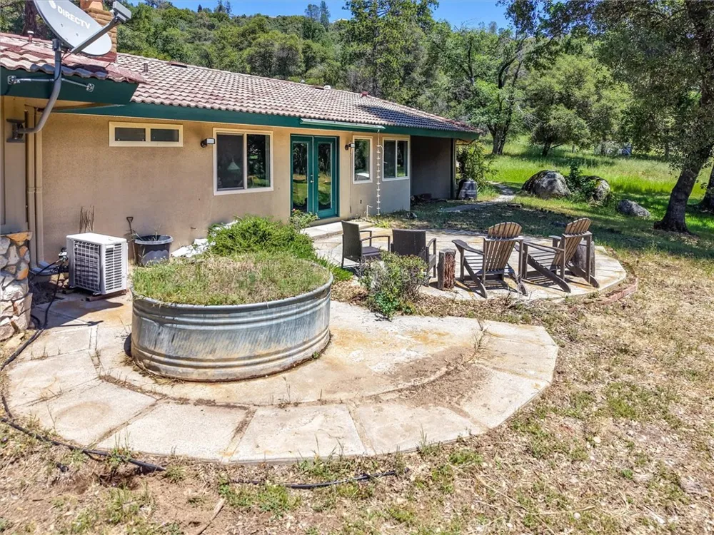 51300 Road 426 Oakhurst, CA 93644