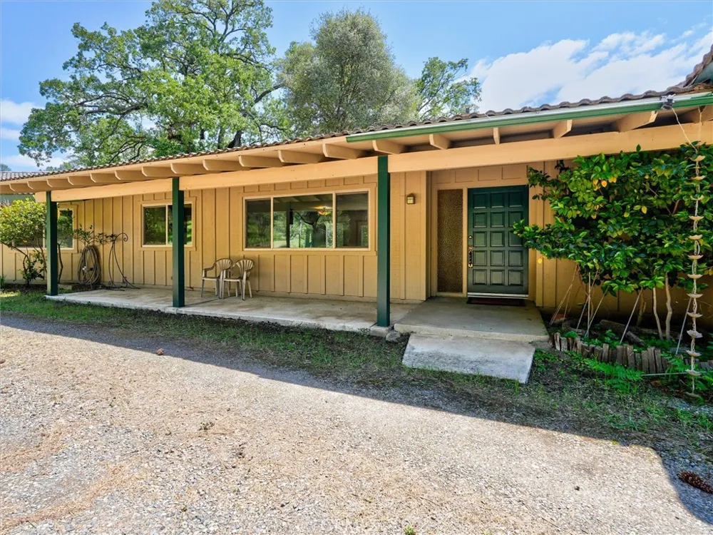 51300 Road 426 Oakhurst, CA 93644