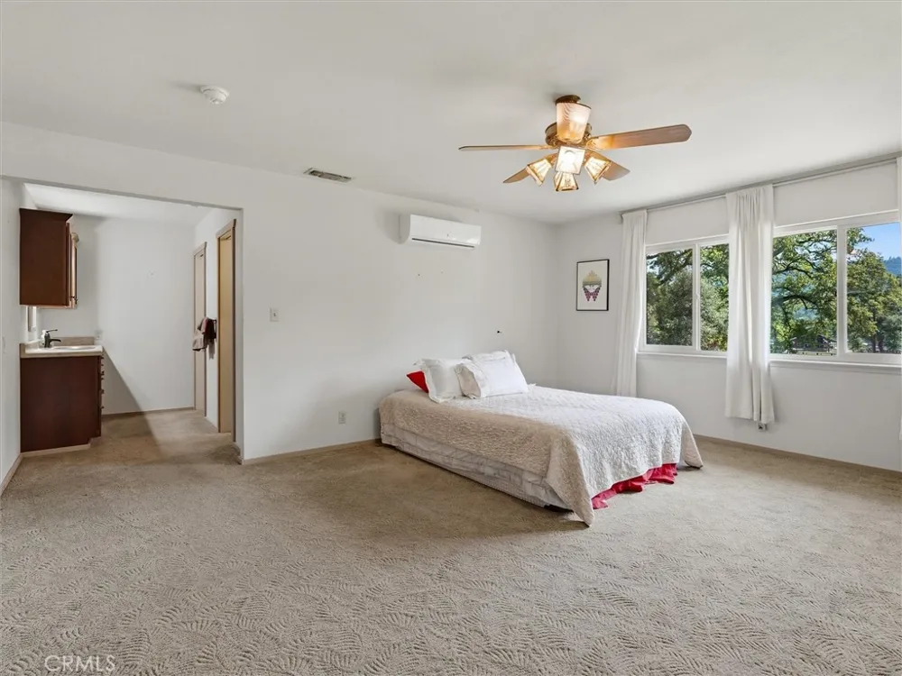 51300 Road 426 Oakhurst, CA 93644