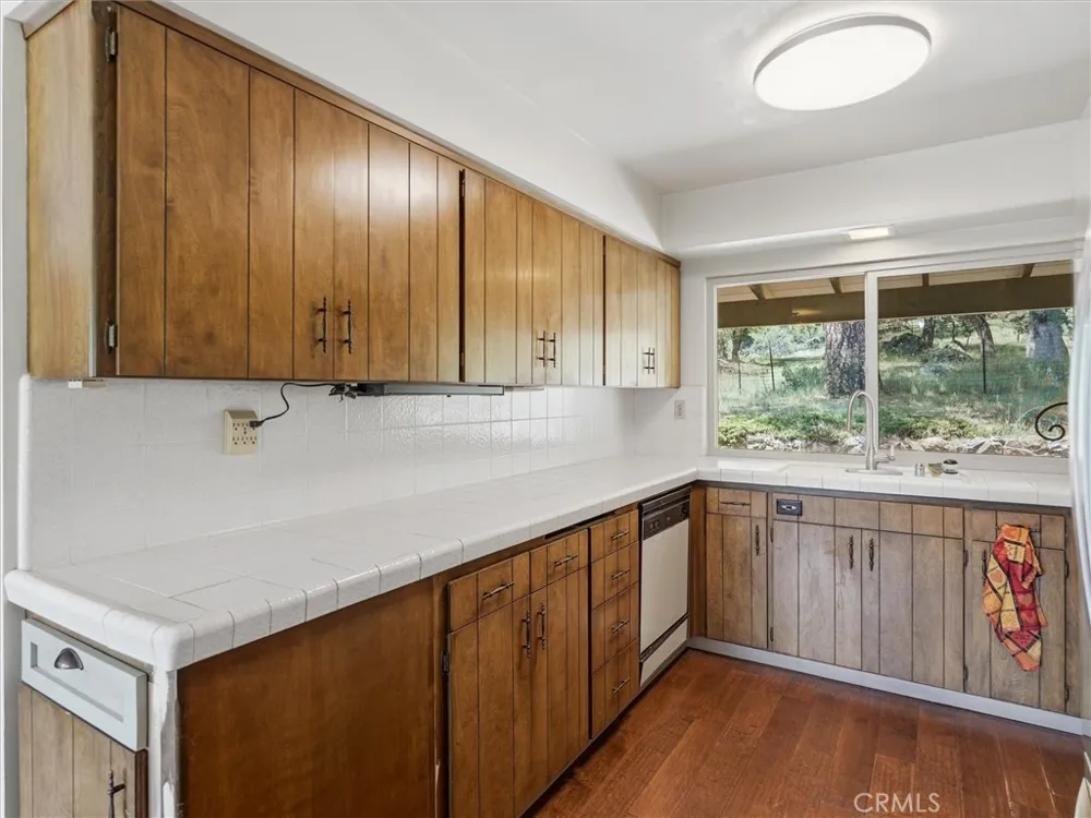 51300 Road 426 Oakhurst, CA 93644