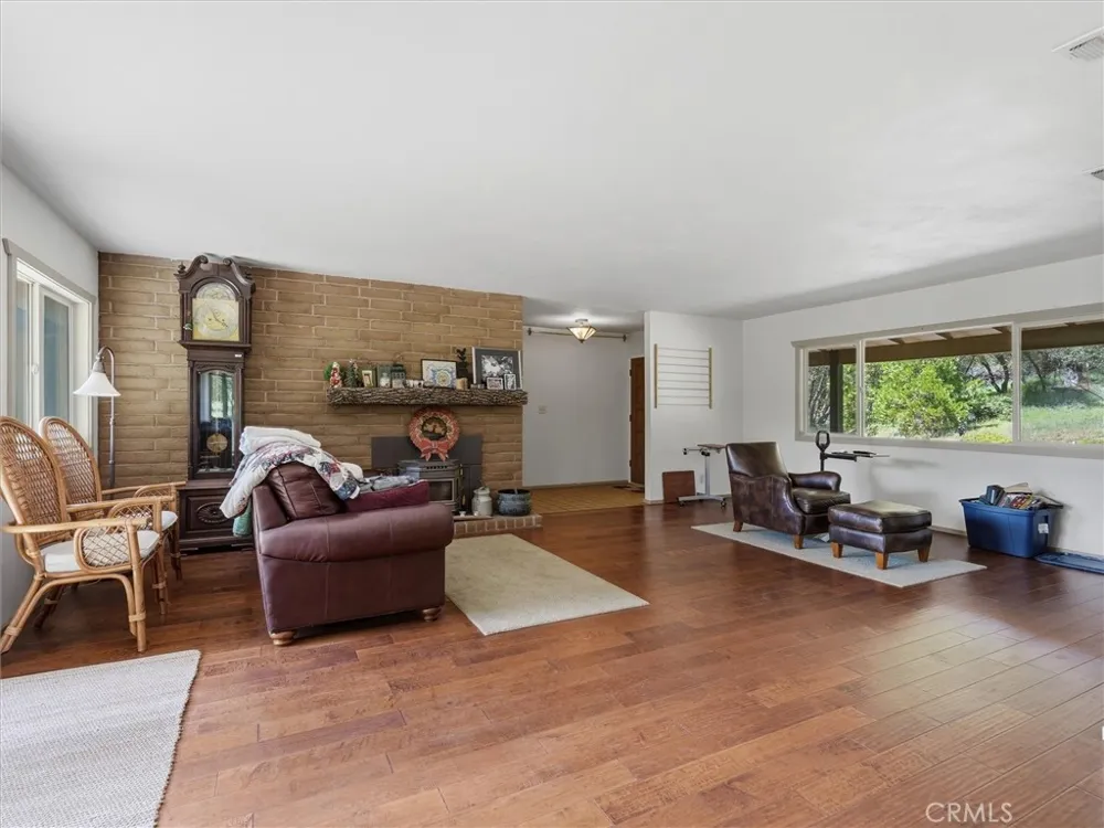 51300 Road 426 Oakhurst, CA 93644