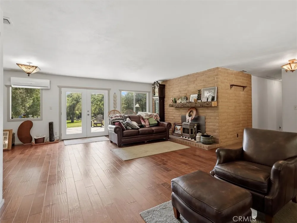 51300 Road 426 Oakhurst, CA 93644