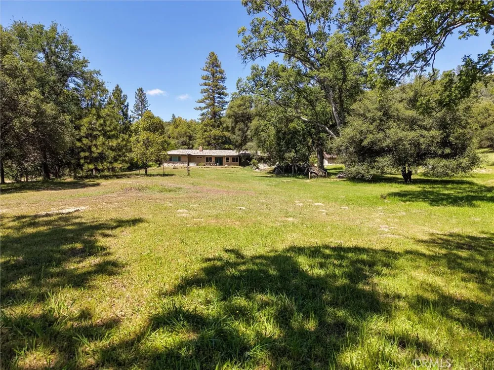 51300 Road 426 Oakhurst, CA 93644