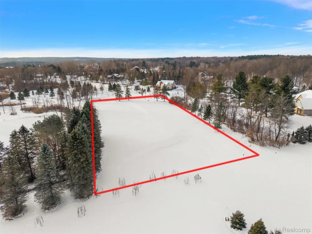 8267 Sandi Lane Bruce Township, MI 48065