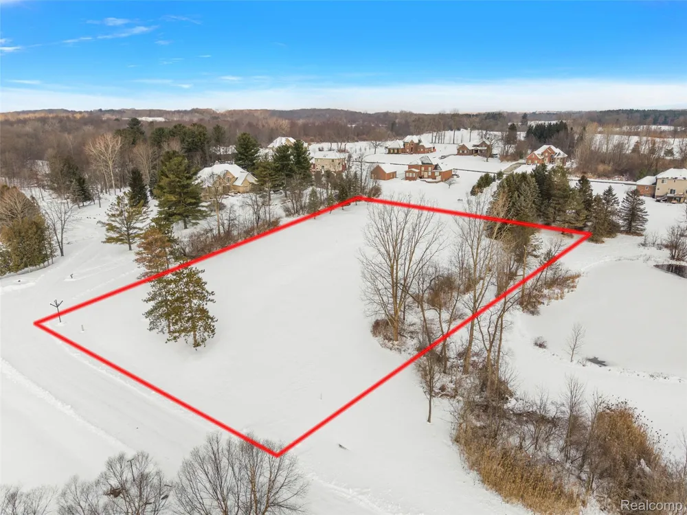8267 Sandi Lane Bruce Township, MI 48065