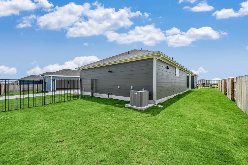 8601 Dongan Drive Austin, TX 78744