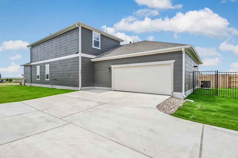 8601 Dongan Drive Austin, TX 78744