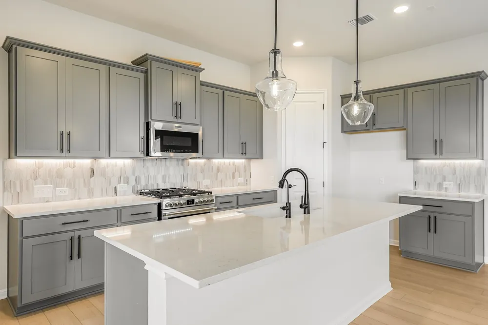 8601 Dongan Drive Austin, TX 78744