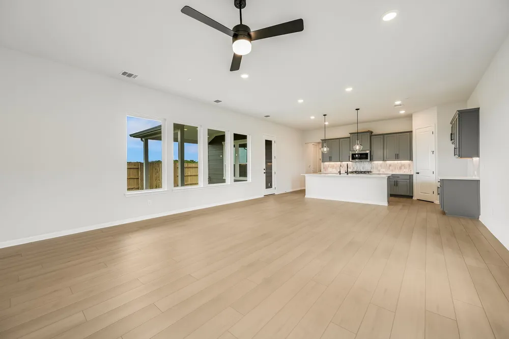 8601 Dongan Drive Austin, TX 78744