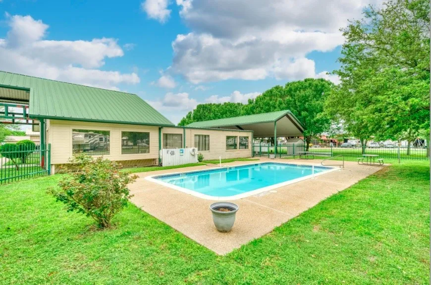 Pelican Isle Drive Kerens, TX 75144