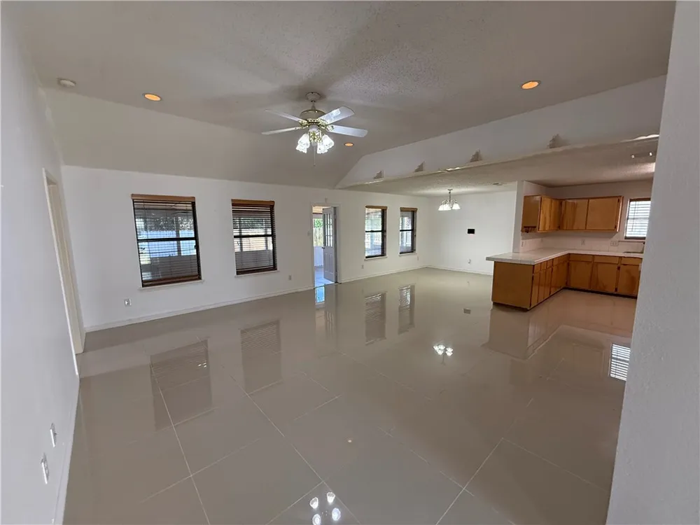 2221 Coronado Drive Ingleside, TX 78362