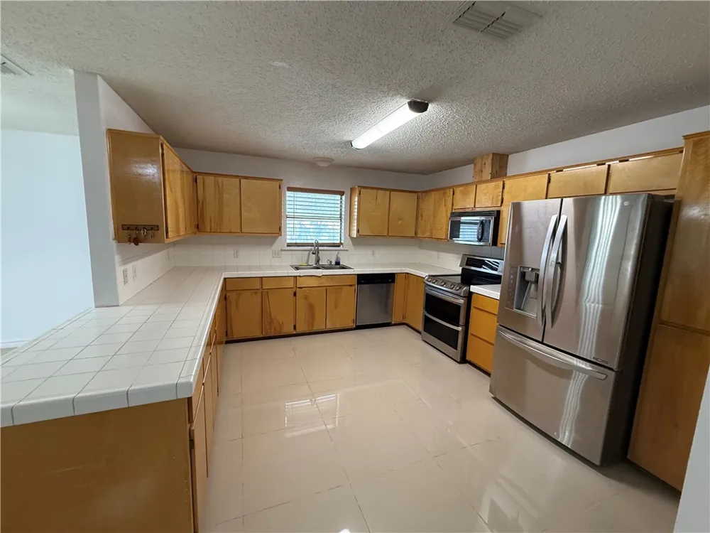 2221 Coronado Drive Ingleside, TX 78362