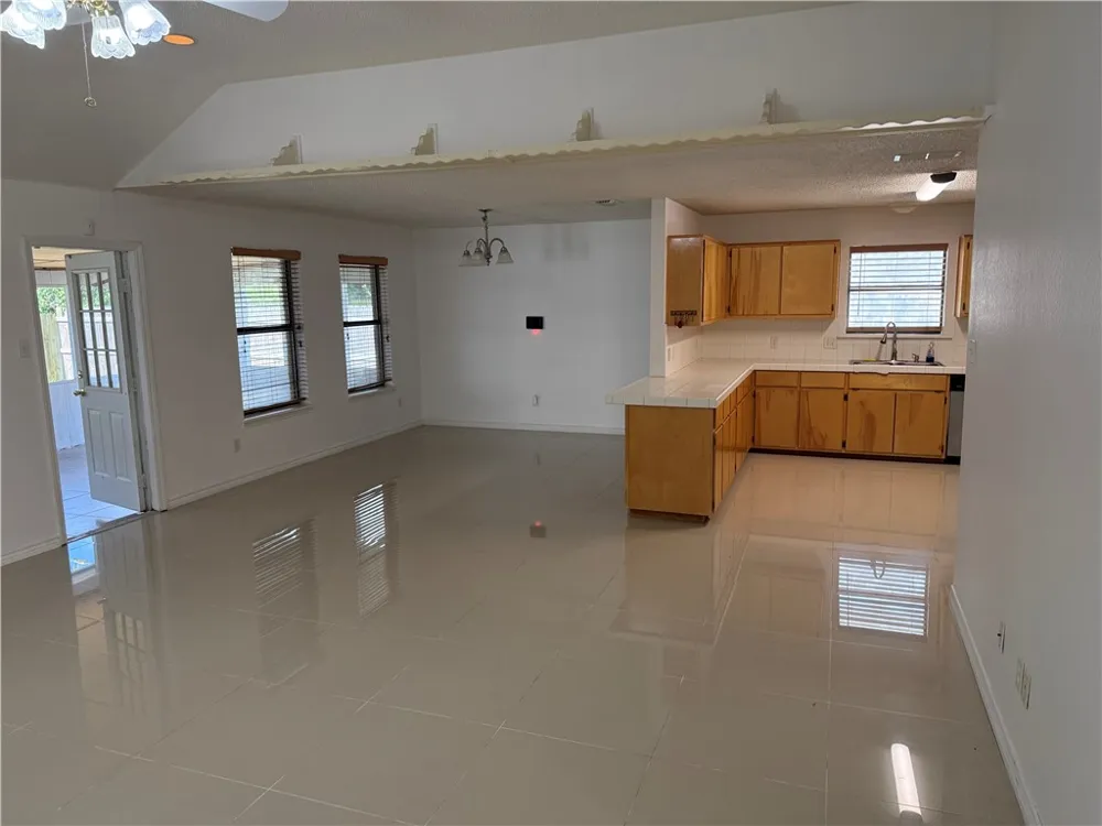 2221 Coronado Drive Ingleside, TX 78362