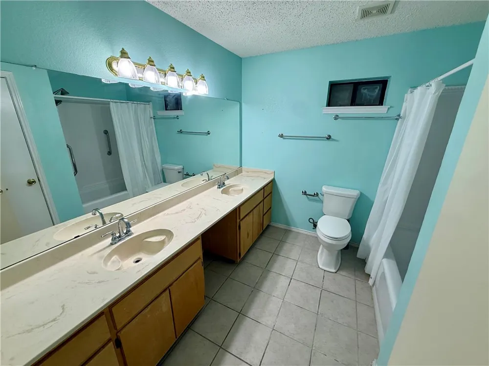 2221 Coronado Drive Ingleside, TX 78362