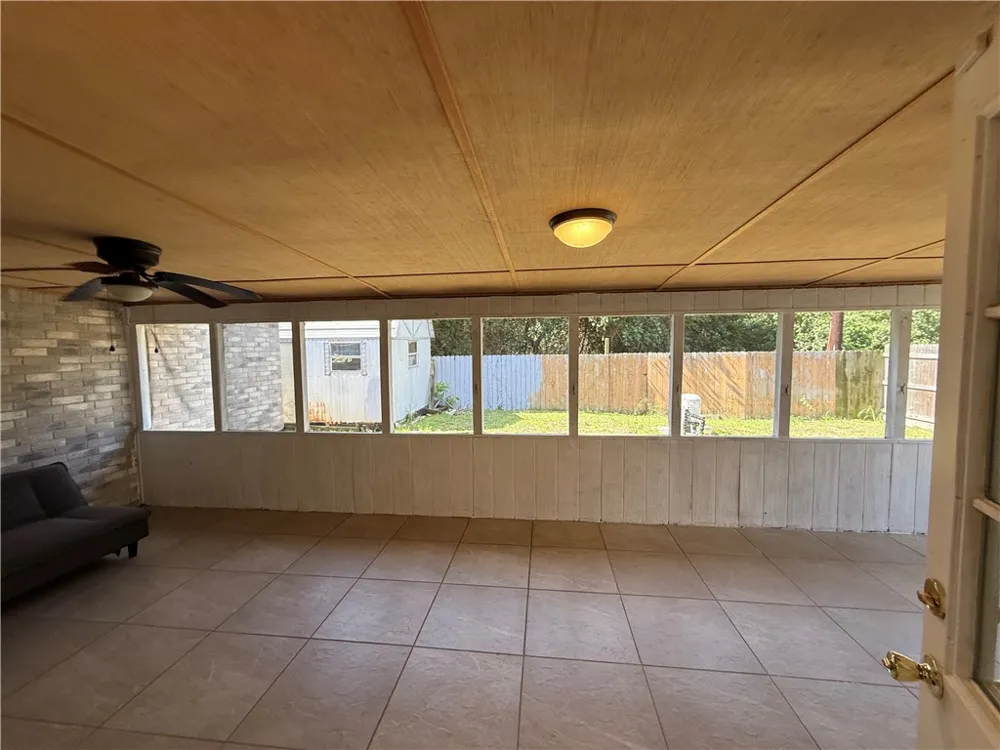 2221 Coronado Drive Ingleside, TX 78362