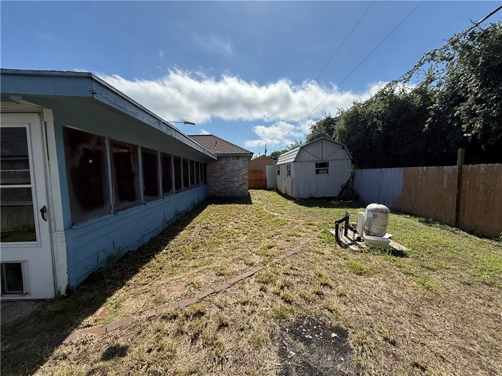 2221 Coronado Drive Ingleside, TX 78362