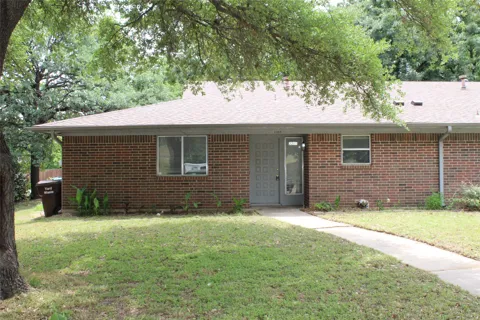 2207 Canterbury Court
