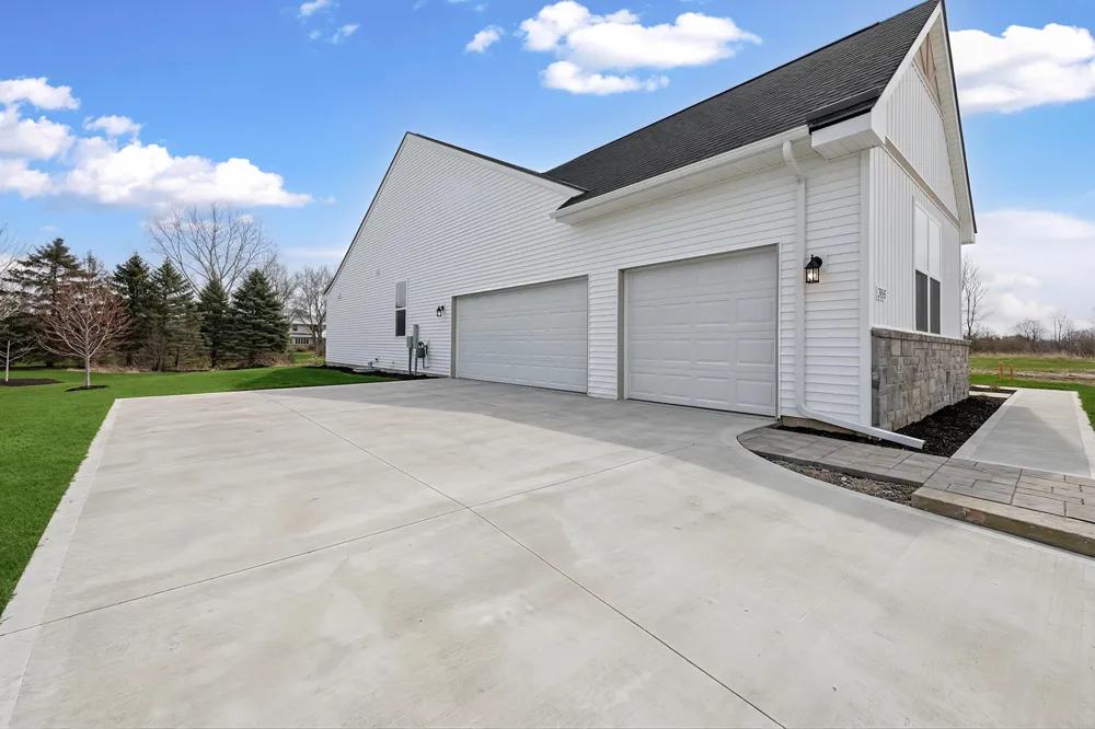 28510 Coyote Court New Hudson, MI 48165